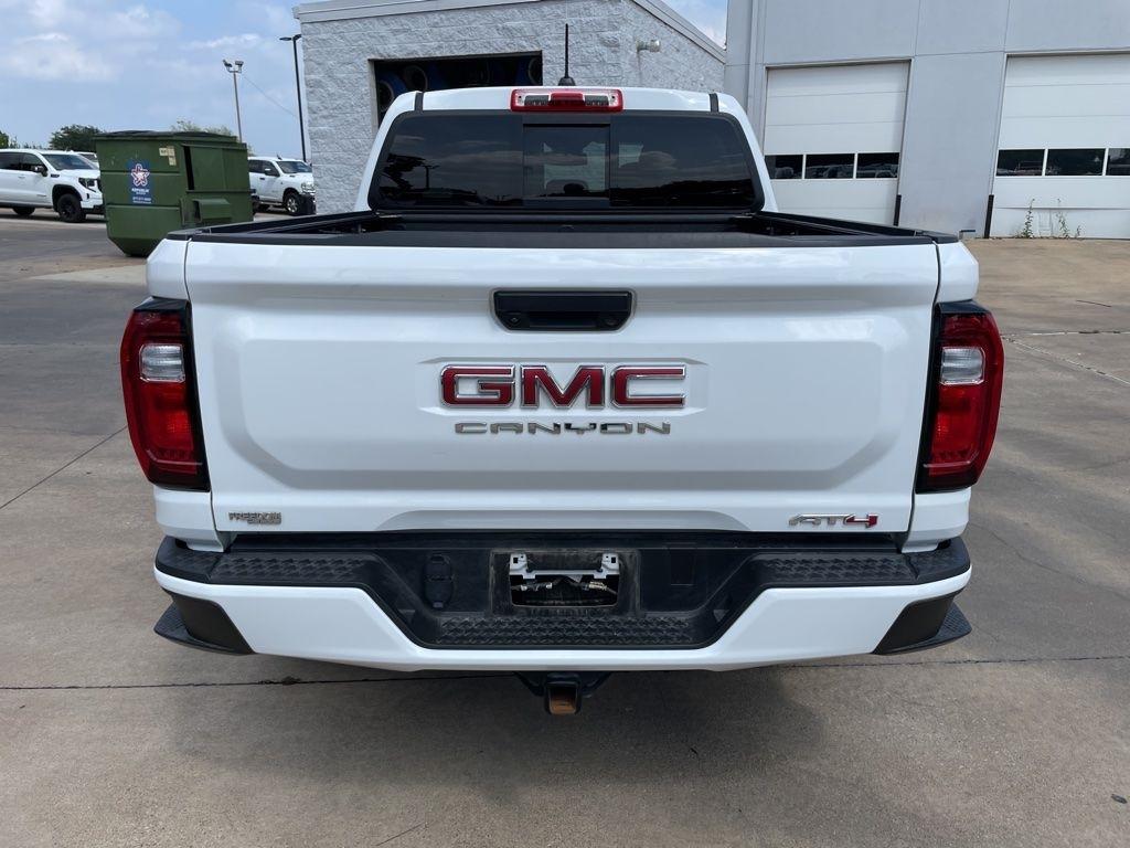 GMC Canyon AT4 Crew Cab 4WD 2024