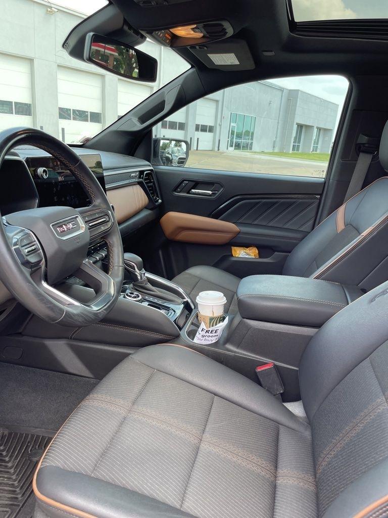 GMC Canyon AT4 Crew Cab 4WD 2024