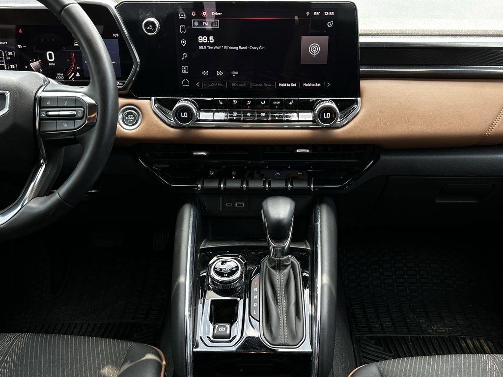 GMC Canyon AT4 Crew Cab 4WD 2024