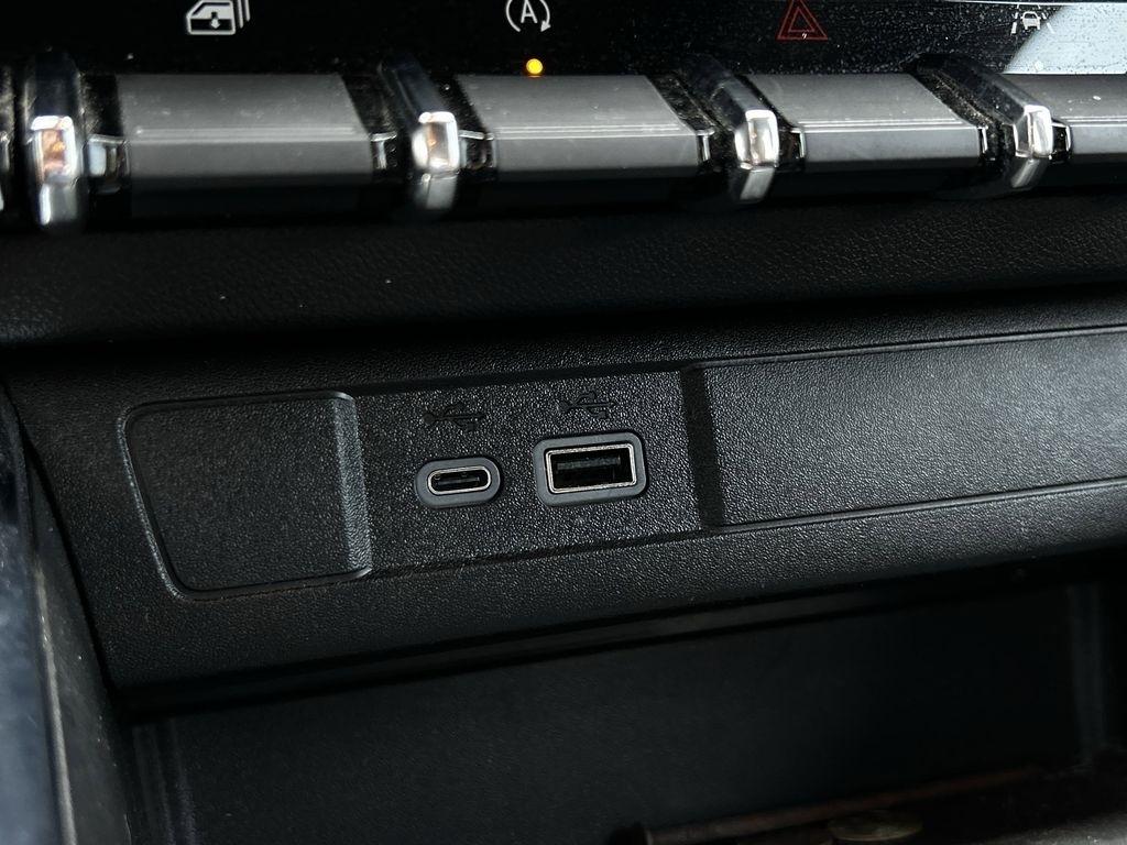 GMC Canyon AT4 Crew Cab 4WD 2024