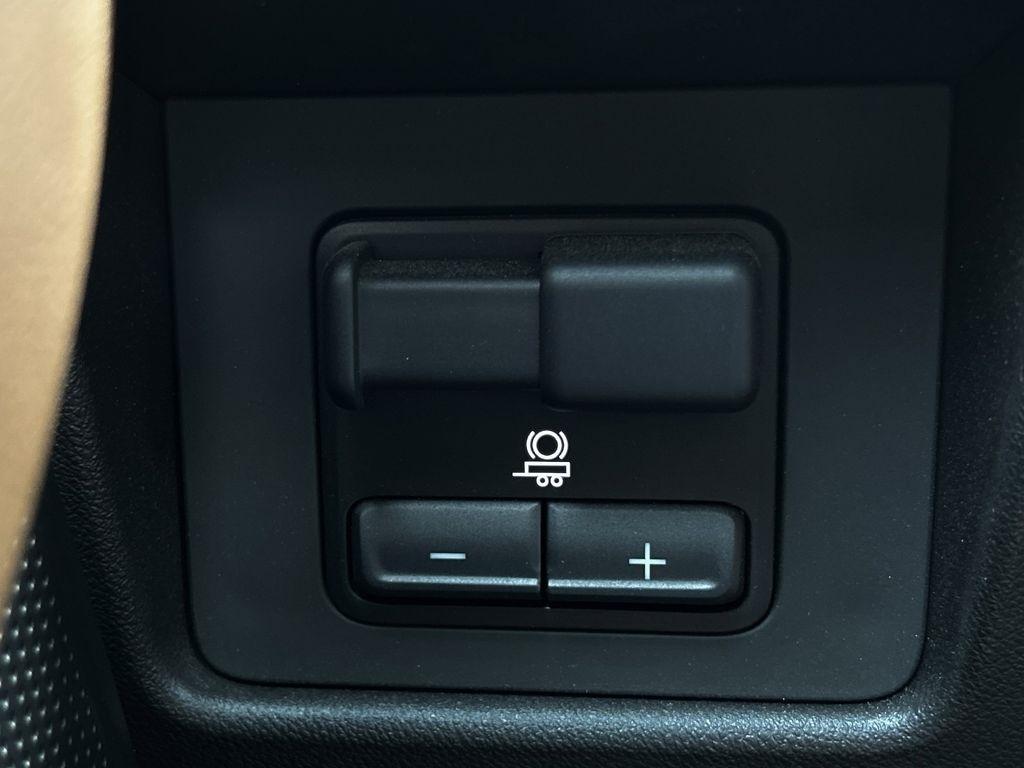 GMC Canyon AT4 Crew Cab 4WD 2024