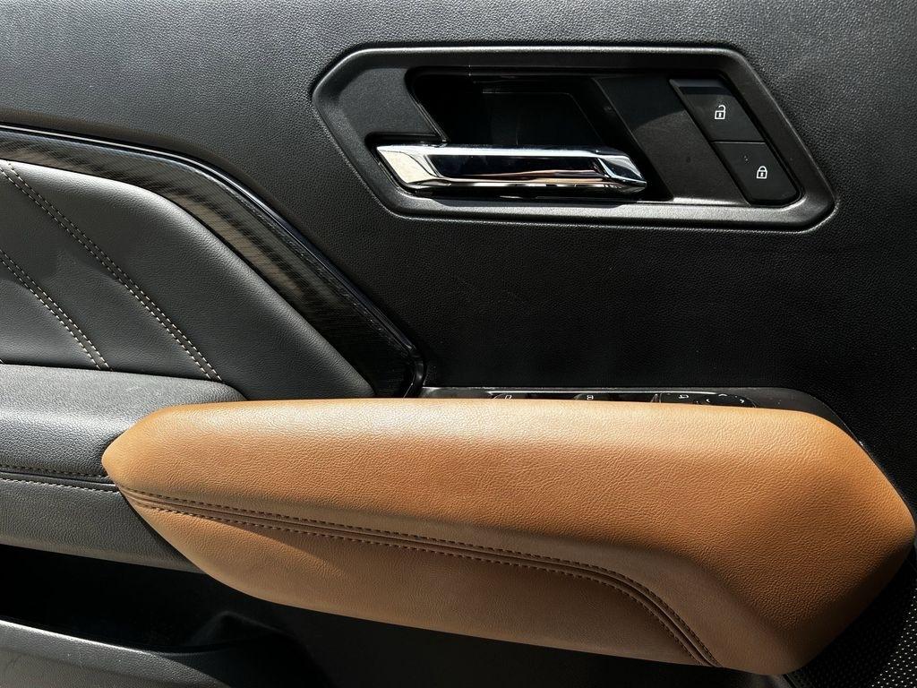 GMC Canyon AT4 Crew Cab 4WD 2024