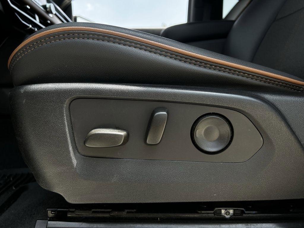 GMC Canyon AT4 Crew Cab 4WD 2024