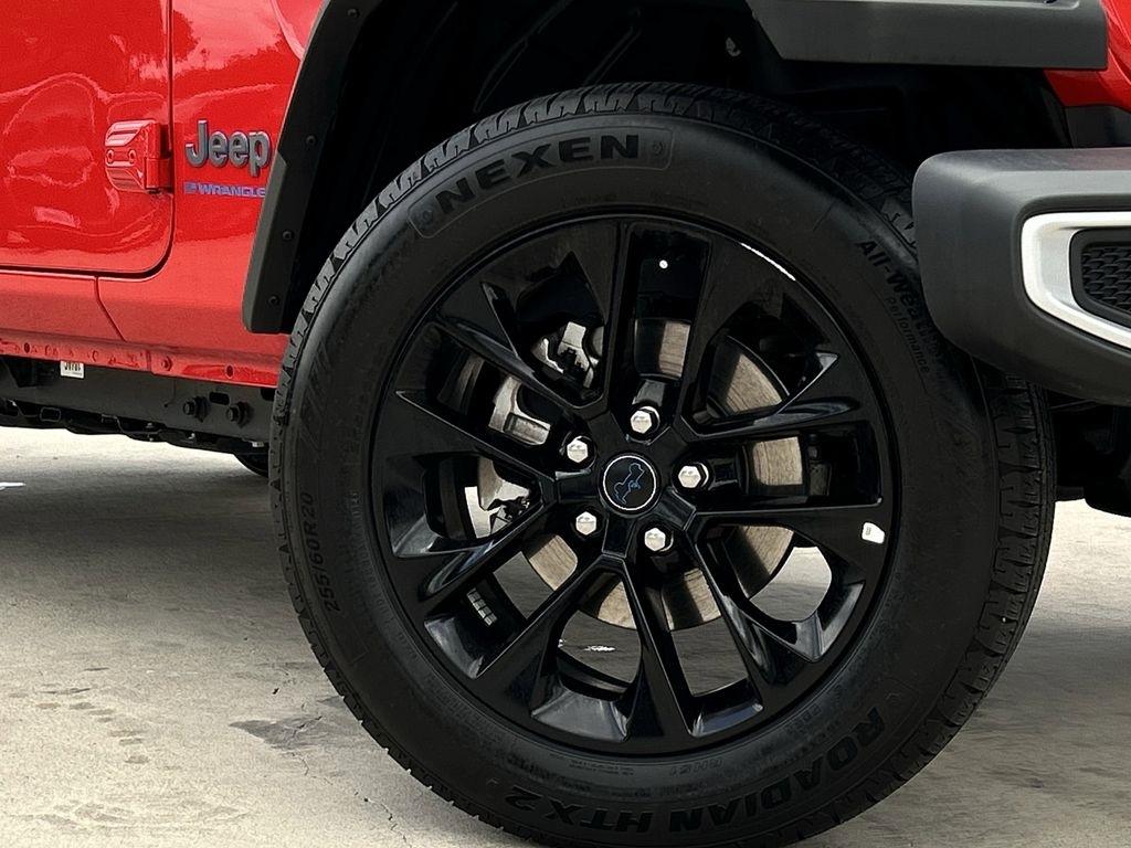 Jeep Wrangler 4xe Sahara 2025