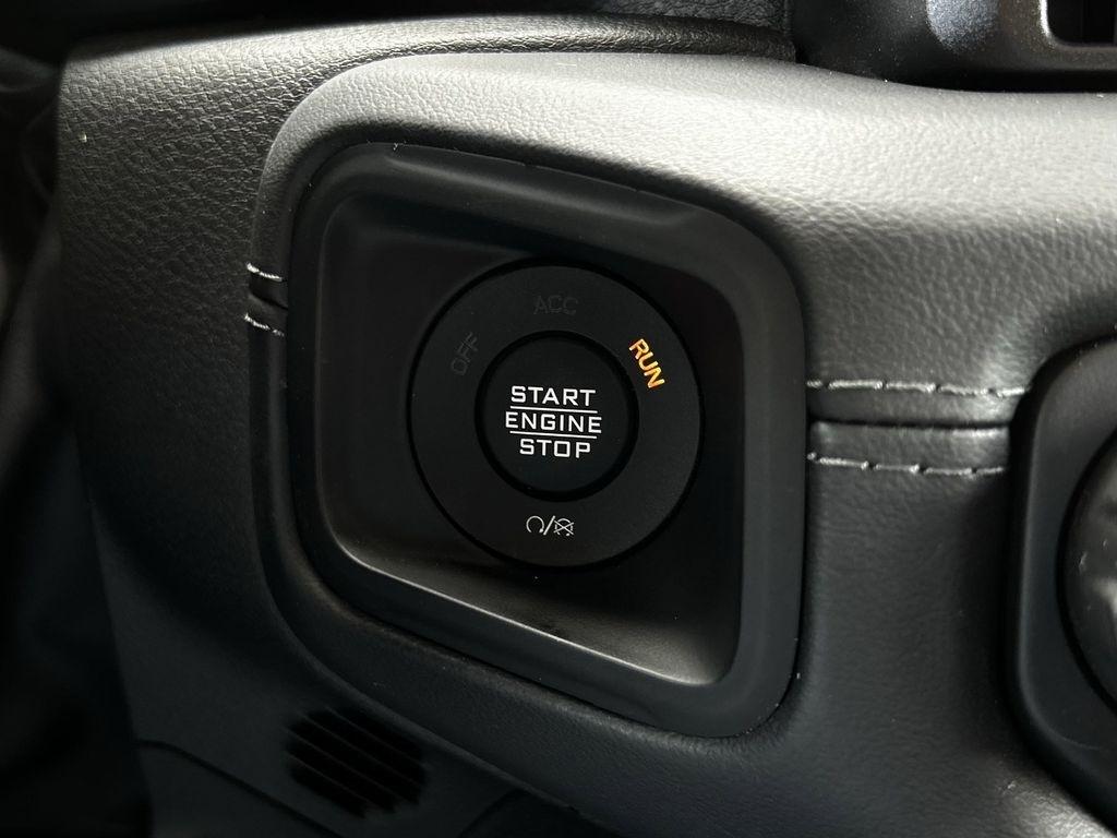 Jeep Wrangler 4xe Sahara 2025
