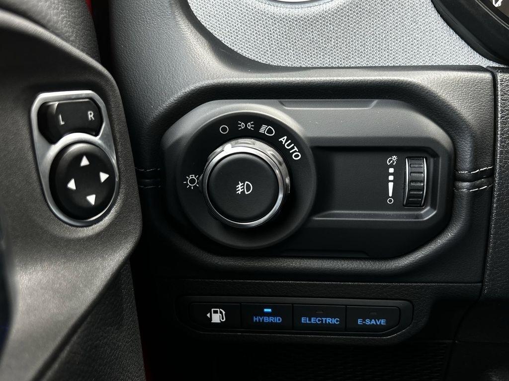 Jeep Wrangler 4xe Sahara 2025