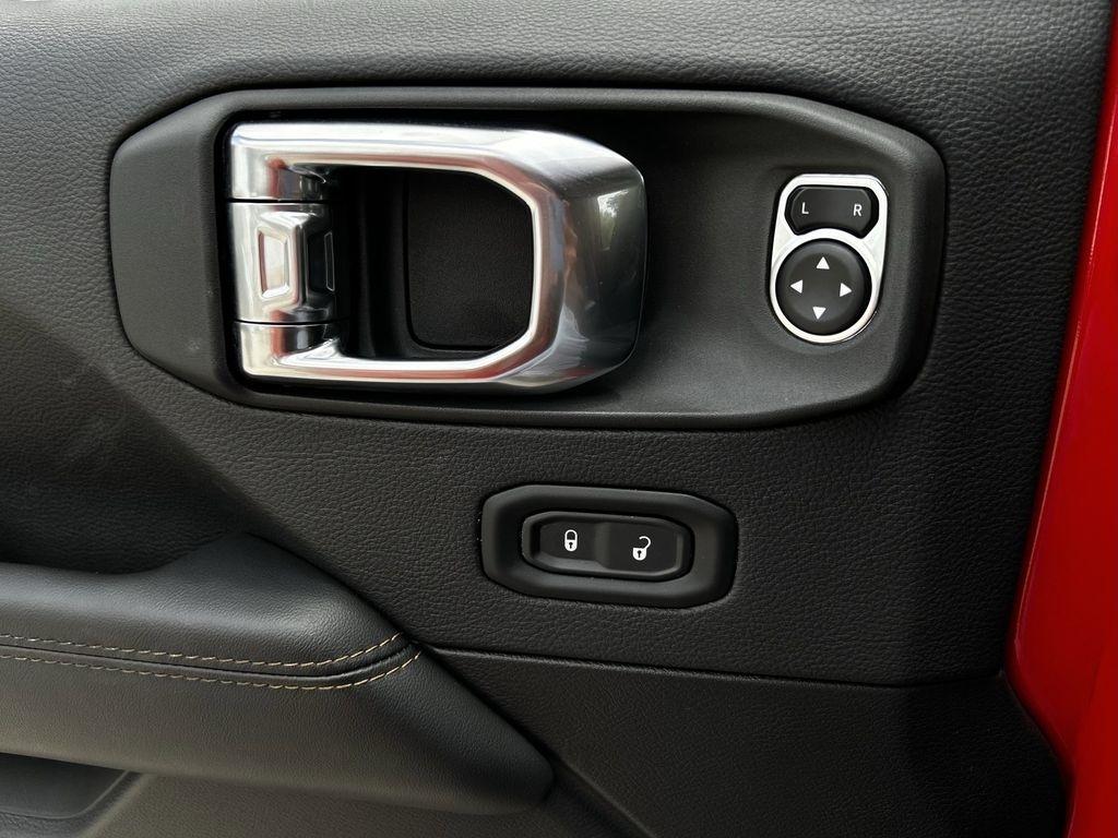 Jeep Wrangler 4xe Sahara 2025