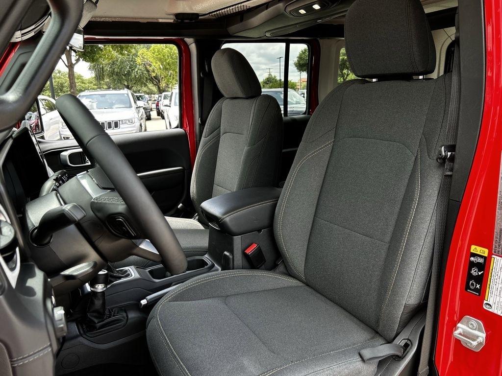 Jeep Wrangler 4xe Sahara 2025