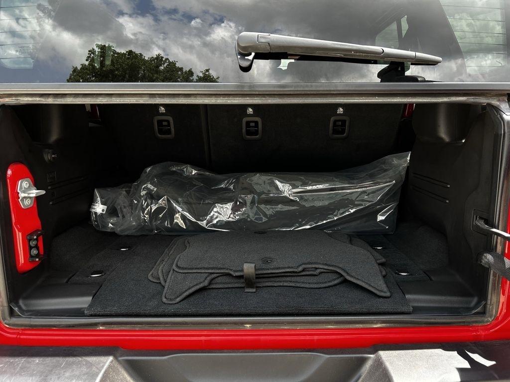 Jeep Wrangler 4xe Sahara 2025