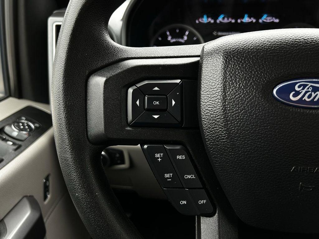 Ford F-250 SD XLT Crew Cab 4WD 2021