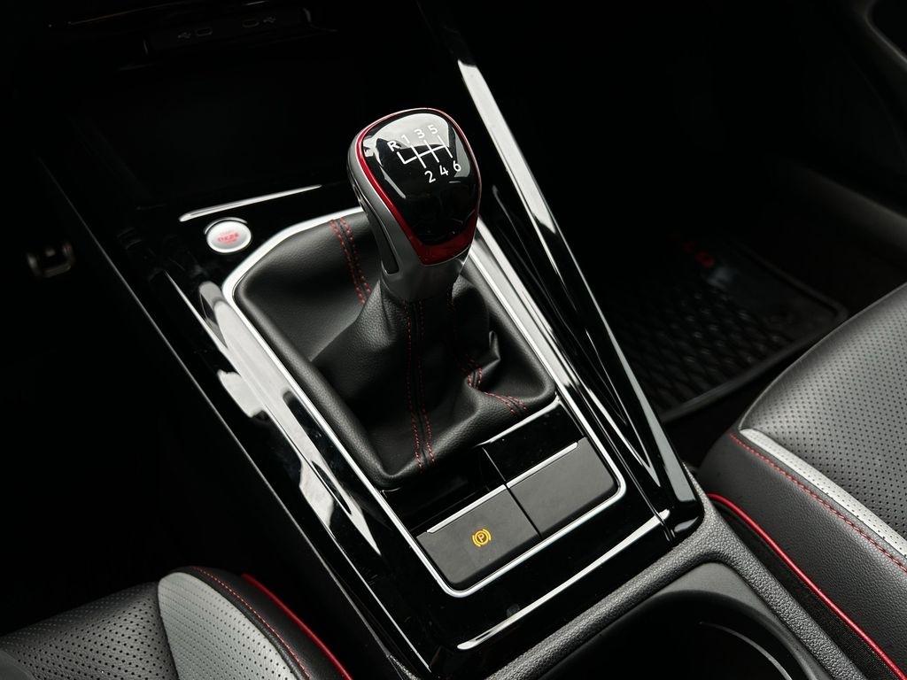 Volkswagen Golf GTI Autobahn 6M 2024