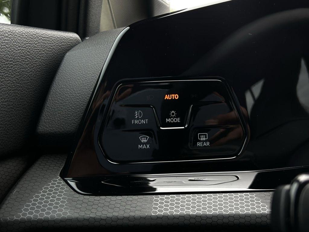 Volkswagen Golf GTI Autobahn 6M 2024