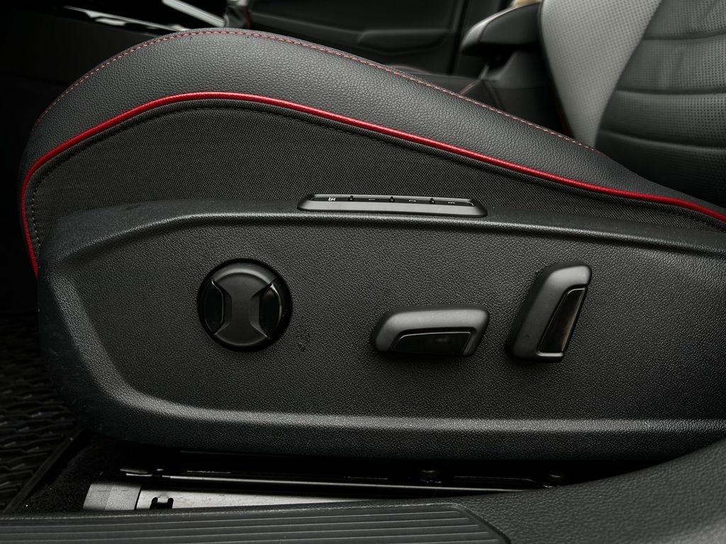 Volkswagen Golf GTI Autobahn 6M 2024