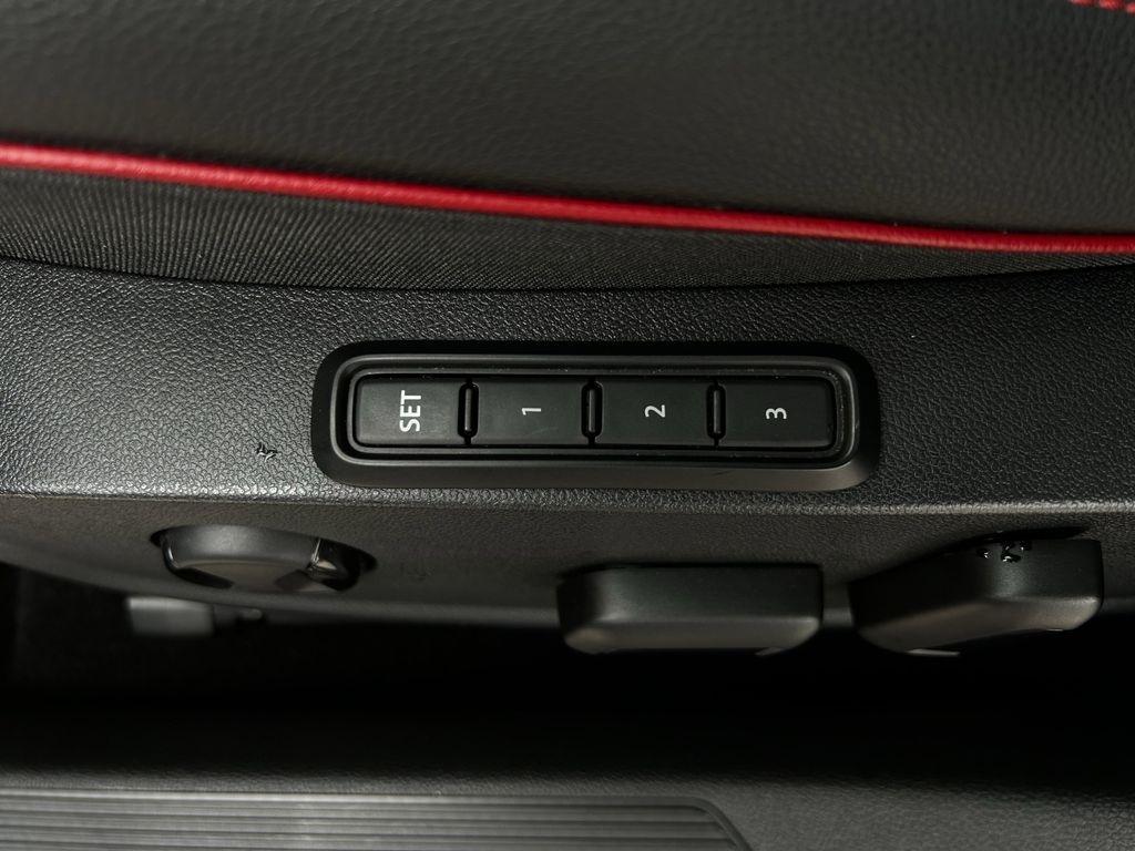 Volkswagen Golf GTI Autobahn 6M 2024