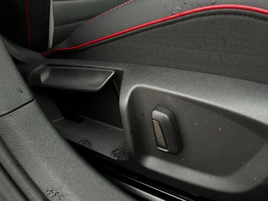 Volkswagen Golf GTI Autobahn 6M 2024