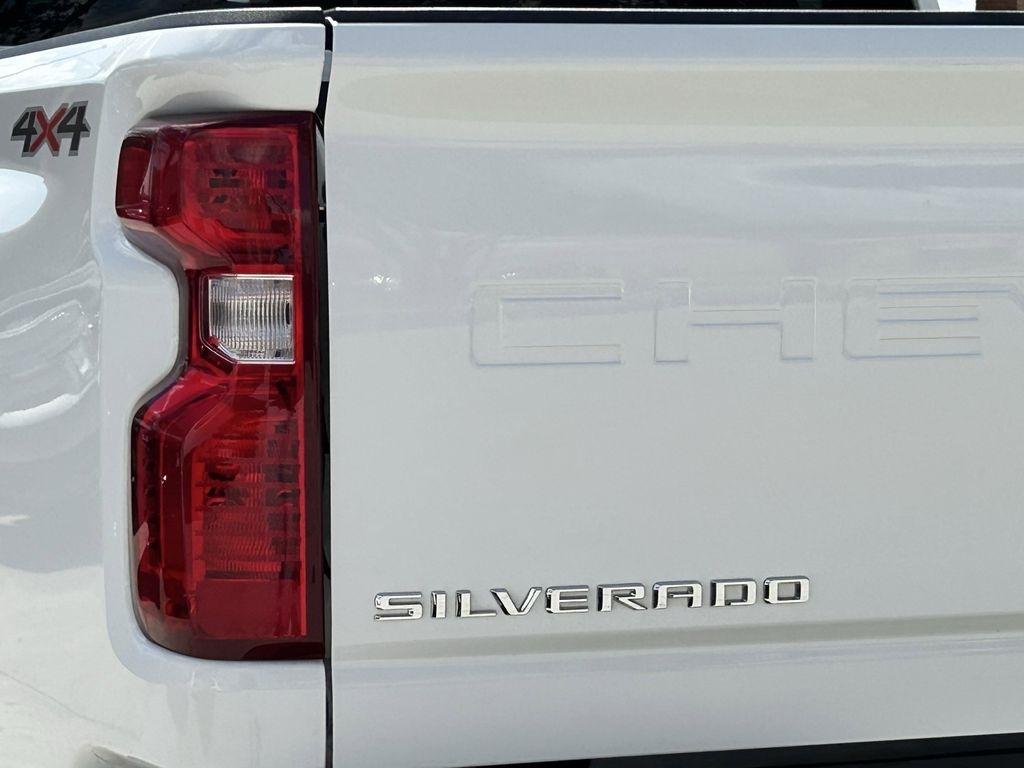 Chevrolet Silverado 2500HD LT Crew Cab Long Box 4WD 2025