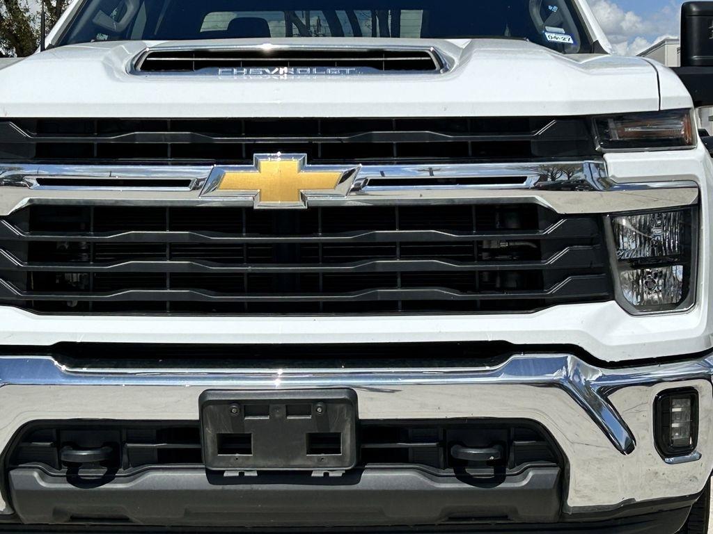 Chevrolet Silverado 2500HD LT Crew Cab Long Box 4WD 2025