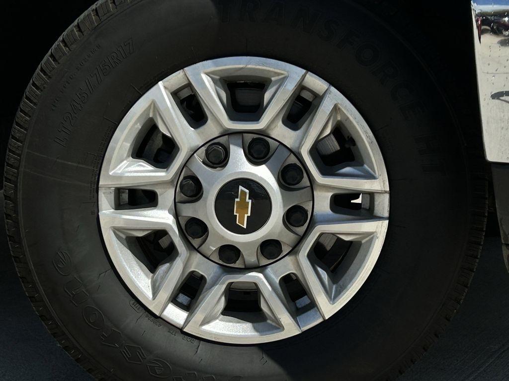 Chevrolet Silverado 2500HD LT Crew Cab Long Box 4WD 2025