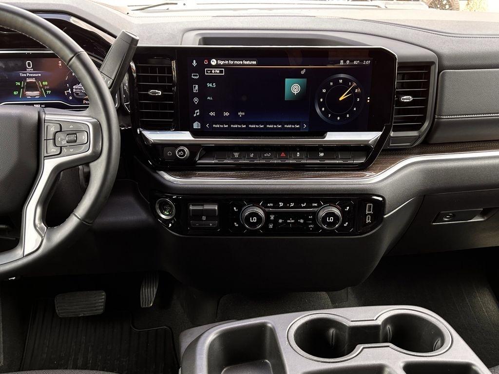 Chevrolet Silverado 2500HD LT Crew Cab Long Box 4WD 2025