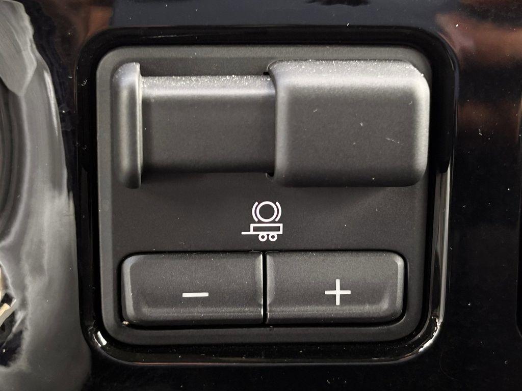 Chevrolet Silverado 2500HD LT Crew Cab Long Box 4WD 2025