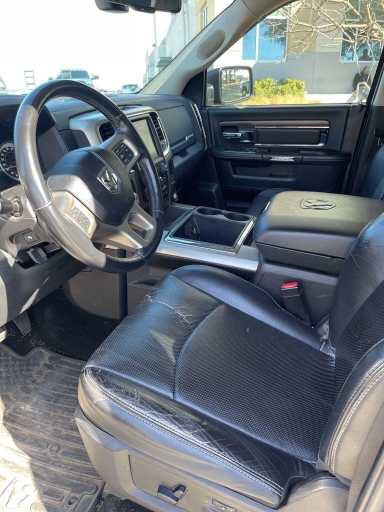 RAM 1500 Laramie Crew Cab SWB 2WD 2014