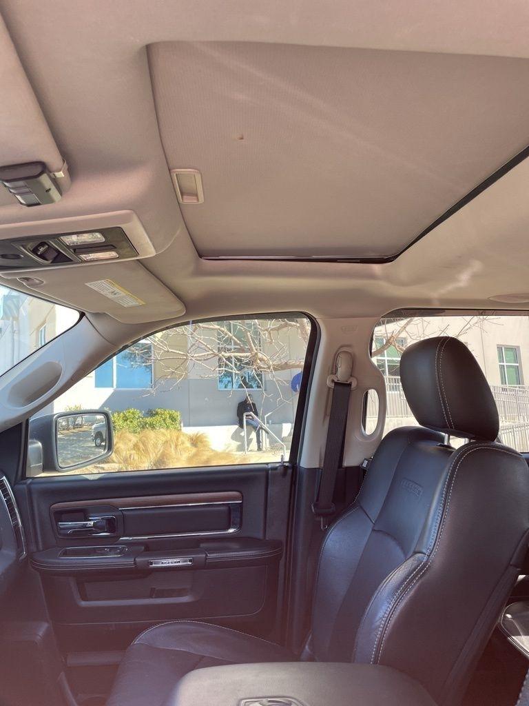 RAM 1500 Laramie Crew Cab SWB 2WD 2014