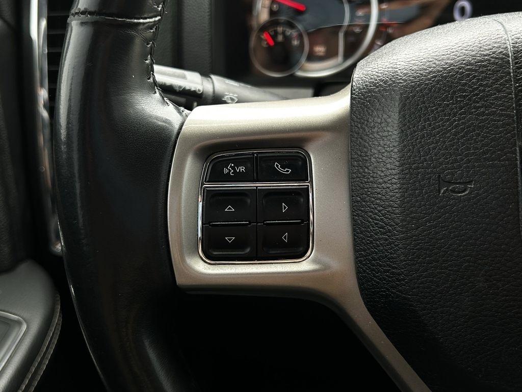 RAM 1500 Laramie Crew Cab SWB 2WD 2014