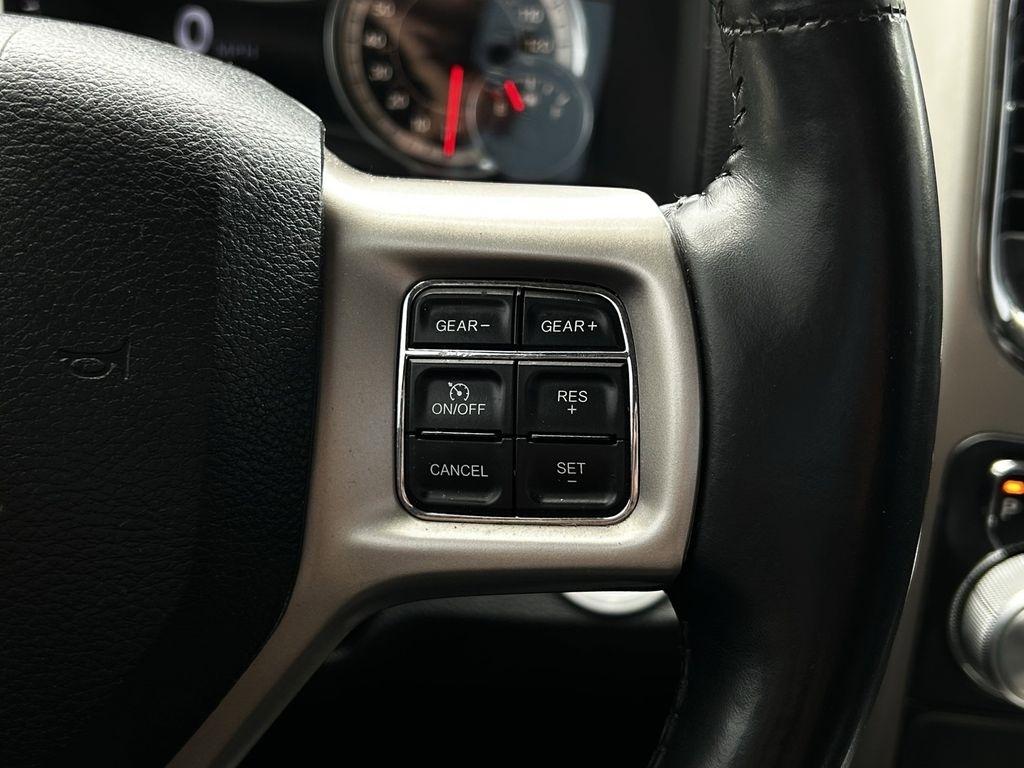 RAM 1500 Laramie Crew Cab SWB 2WD 2014