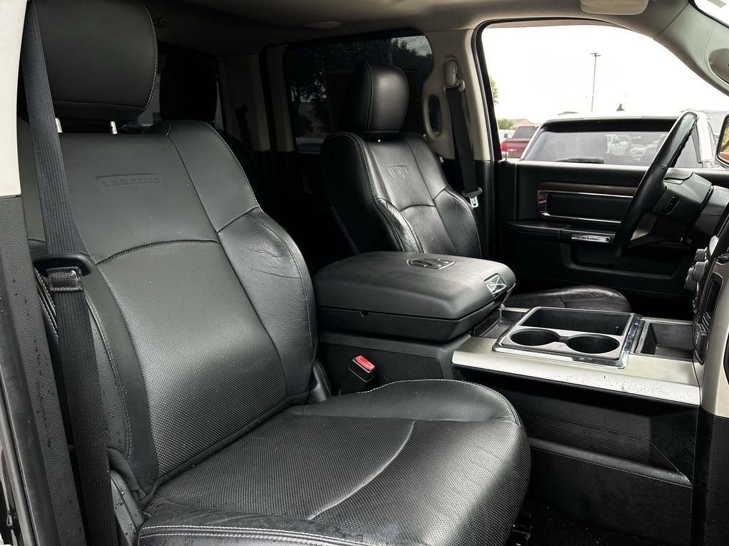 RAM 1500 Laramie Crew Cab SWB 2WD 2014