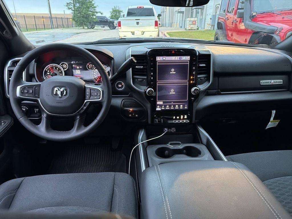 RAM 2500 Tradesman Crew Cab SWB 4WD 2025