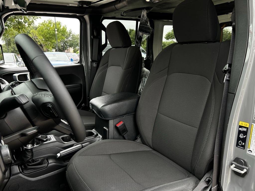 Jeep Wrangler Unlimited Sport Altitude 2023