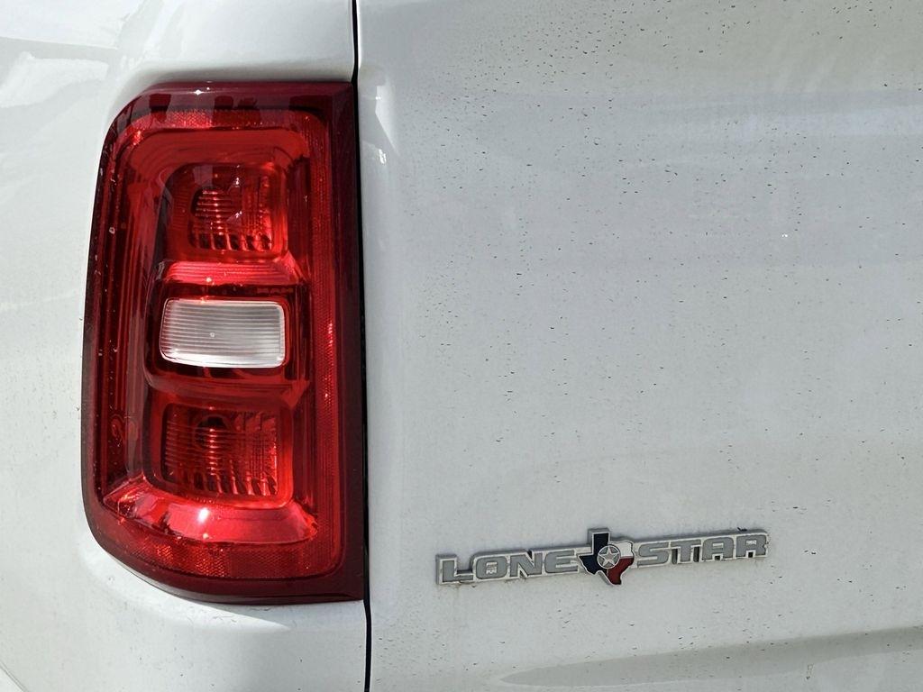 RAM 1500 Lone Star Crew Cab SB 2WD 2026