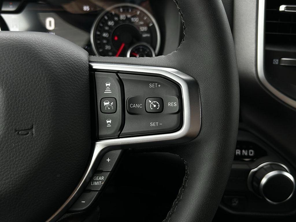 RAM 1500 Lone Star Crew Cab SB 2WD 2026