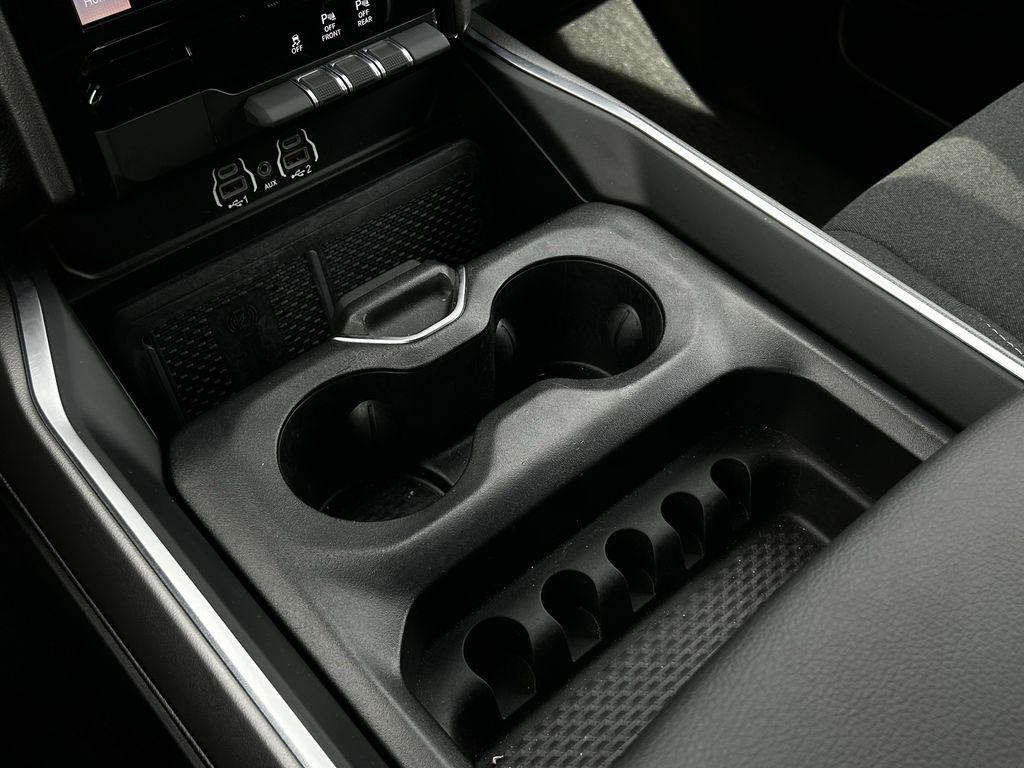 RAM 1500 Lone Star Crew Cab SB 2WD 2026
