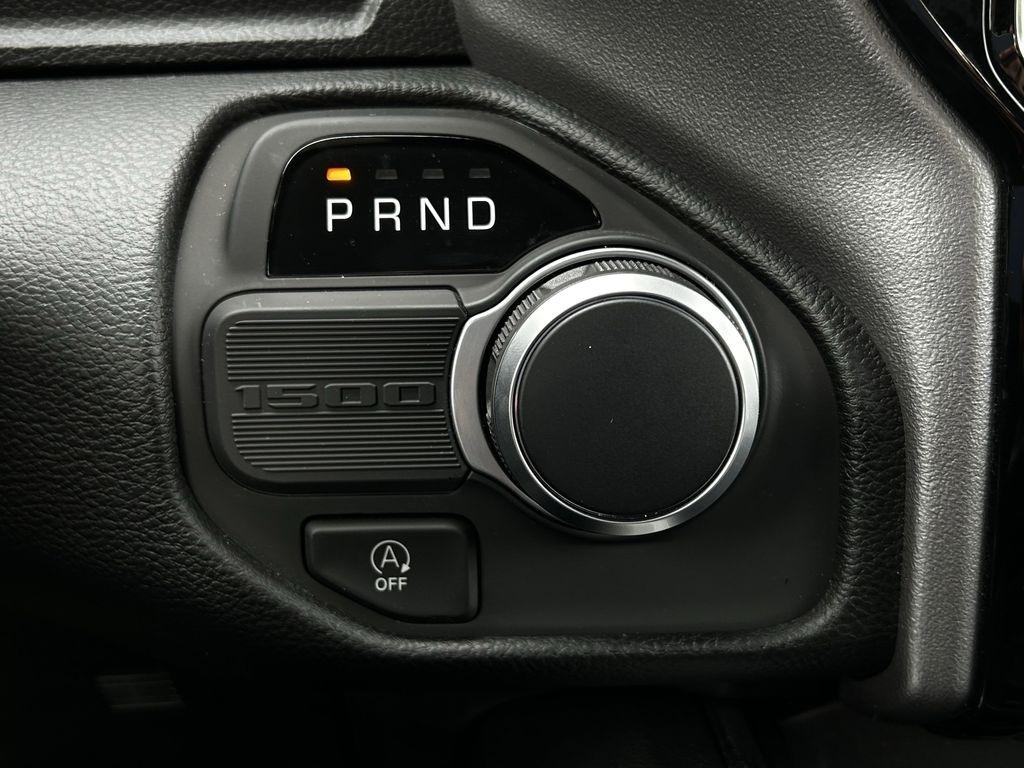 RAM 1500 Lone Star Crew Cab SB 2WD 2026