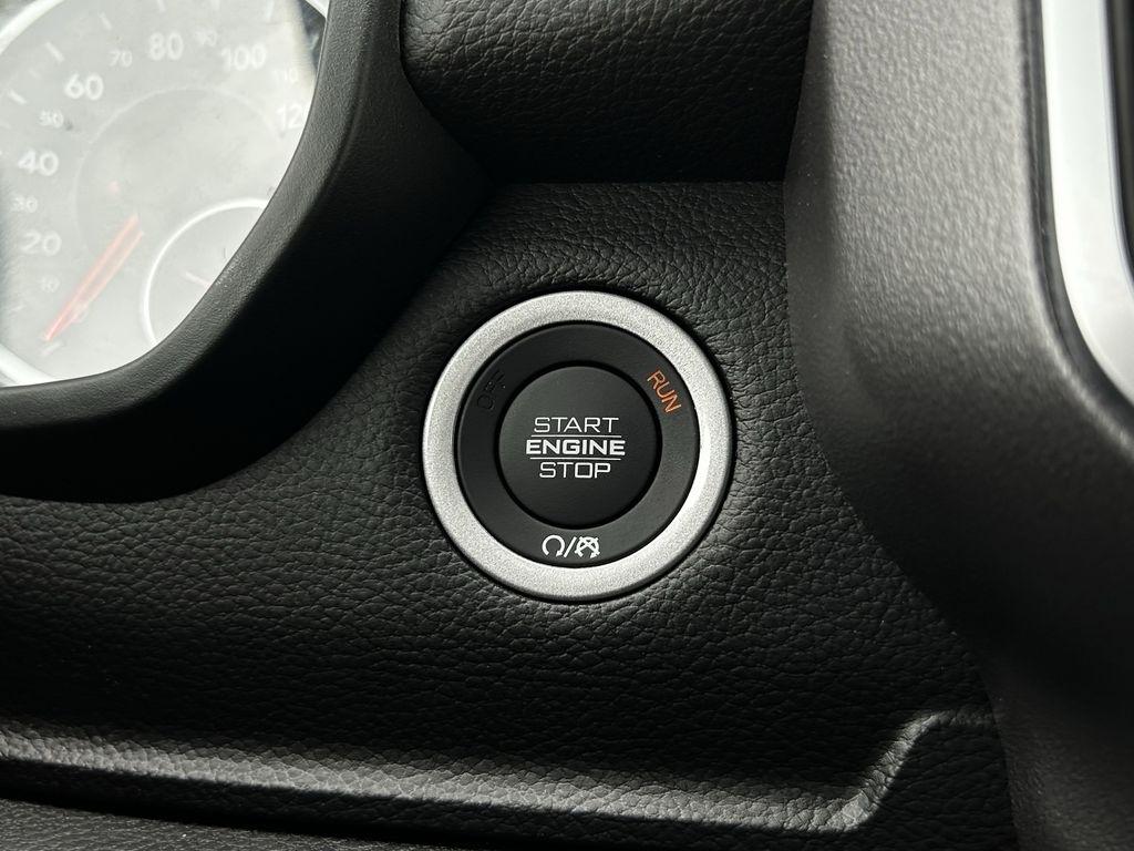 RAM 1500 Lone Star Crew Cab SB 2WD 2026