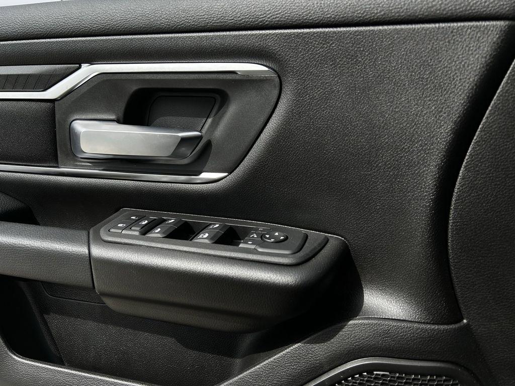 RAM 1500 Lone Star Crew Cab SB 2WD 2026