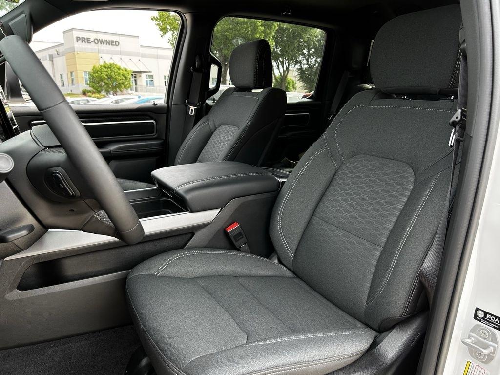 RAM 1500 Lone Star Crew Cab SB 2WD 2026