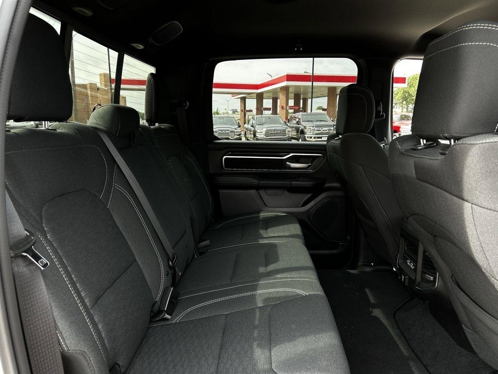RAM 1500 Lone Star Crew Cab SB 2WD 2026