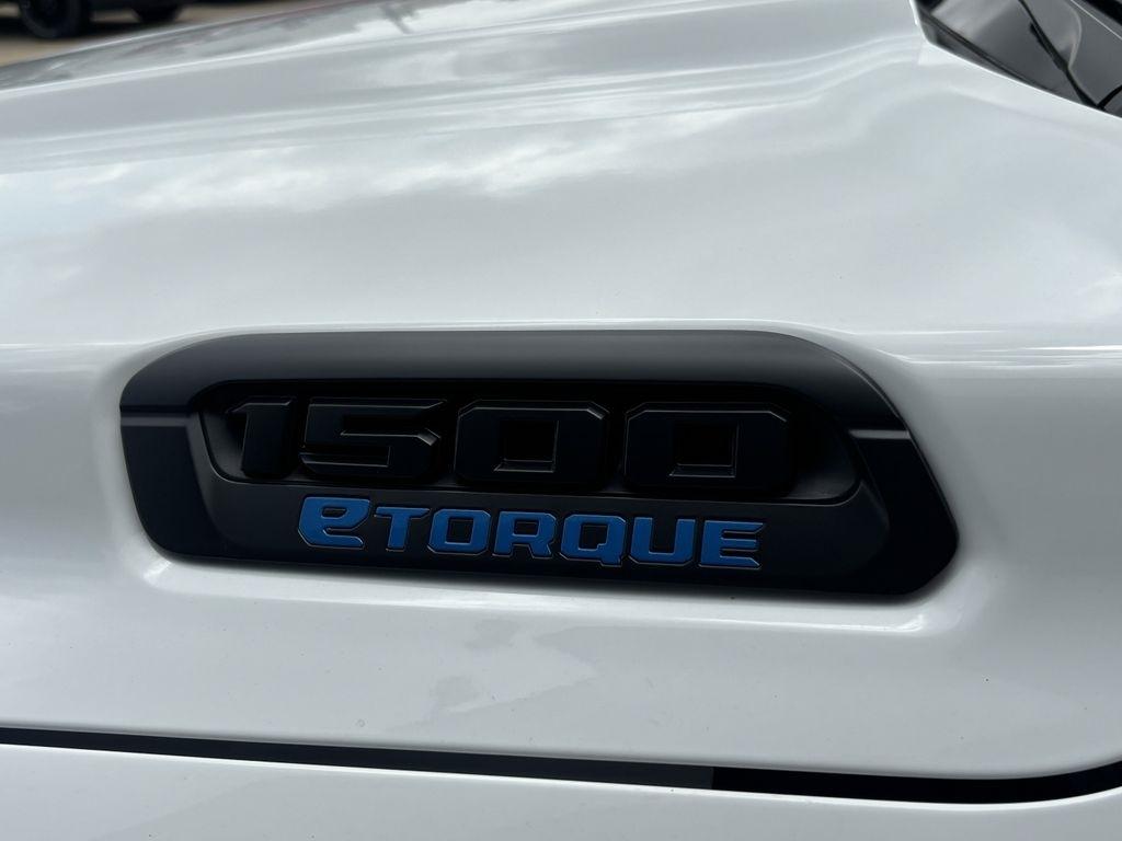 RAM 1500 Tradesman Quad Cab 2WD 2026