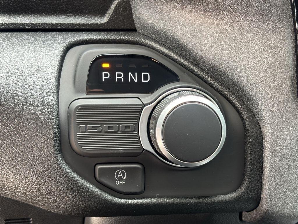 RAM 1500 Tradesman Quad Cab 2WD 2026