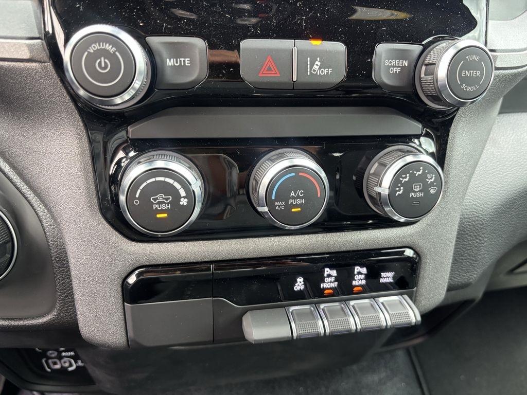 RAM 1500 Tradesman Quad Cab 2WD 2026