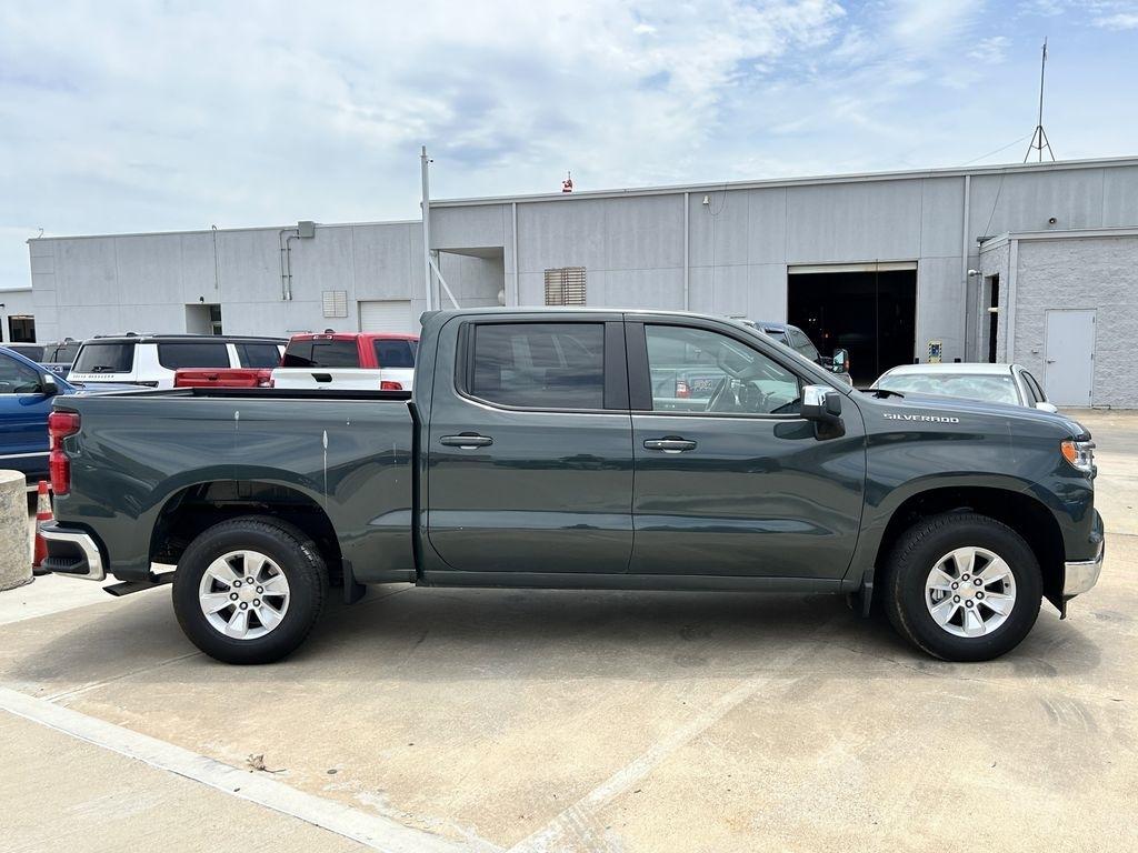 Chevrolet Silverado 1500 LT Crew Cab 2WD 2025