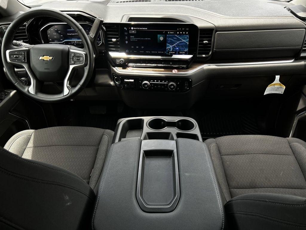 Chevrolet Silverado 1500 LT Crew Cab 2WD 2025