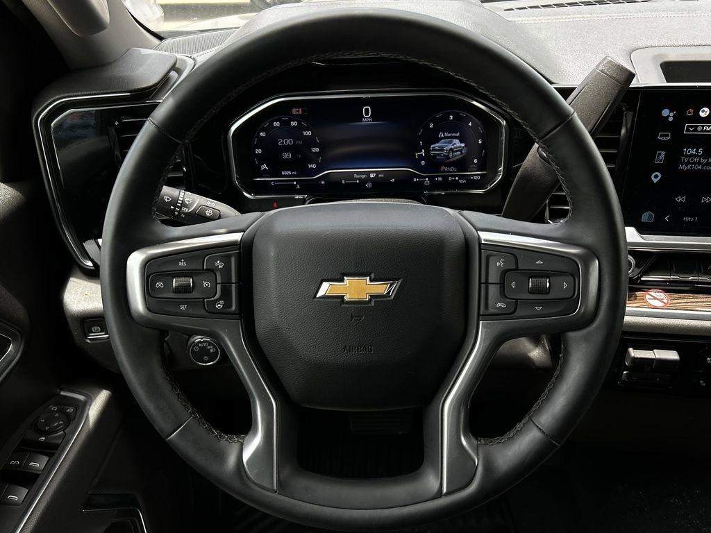 Chevrolet Silverado 1500 LT Crew Cab 2WD 2025