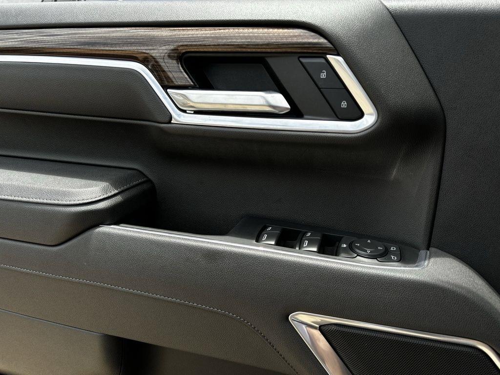 Chevrolet Silverado 1500 LT Crew Cab 2WD 2025