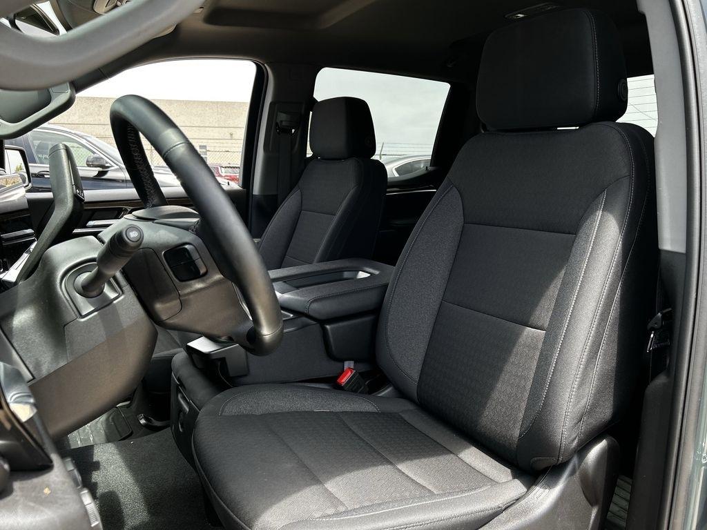 Chevrolet Silverado 1500 LT Crew Cab 2WD 2025