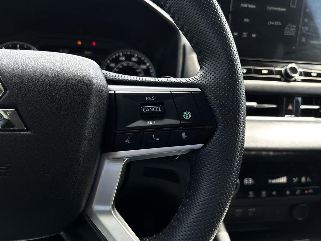 Mitsubishi Outlander SE 2WD 2025