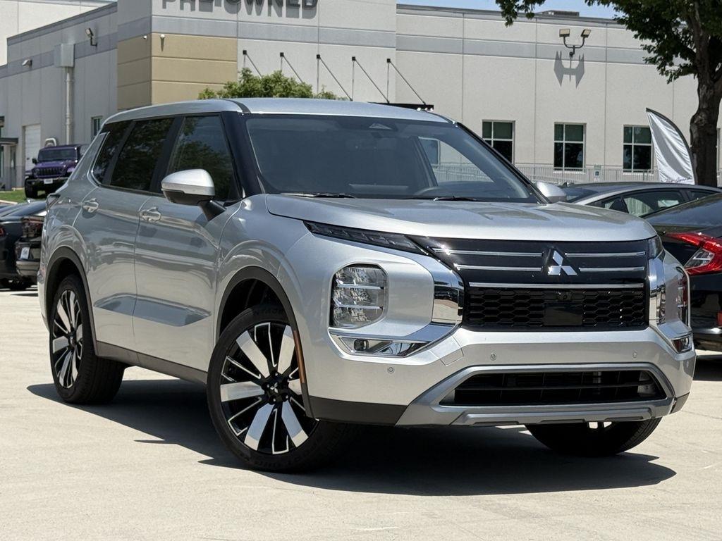 Mitsubishi Outlander SE 2WD 2025