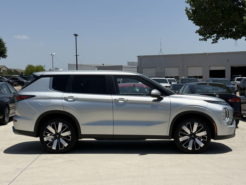 Mitsubishi Outlander SE 2WD 2025